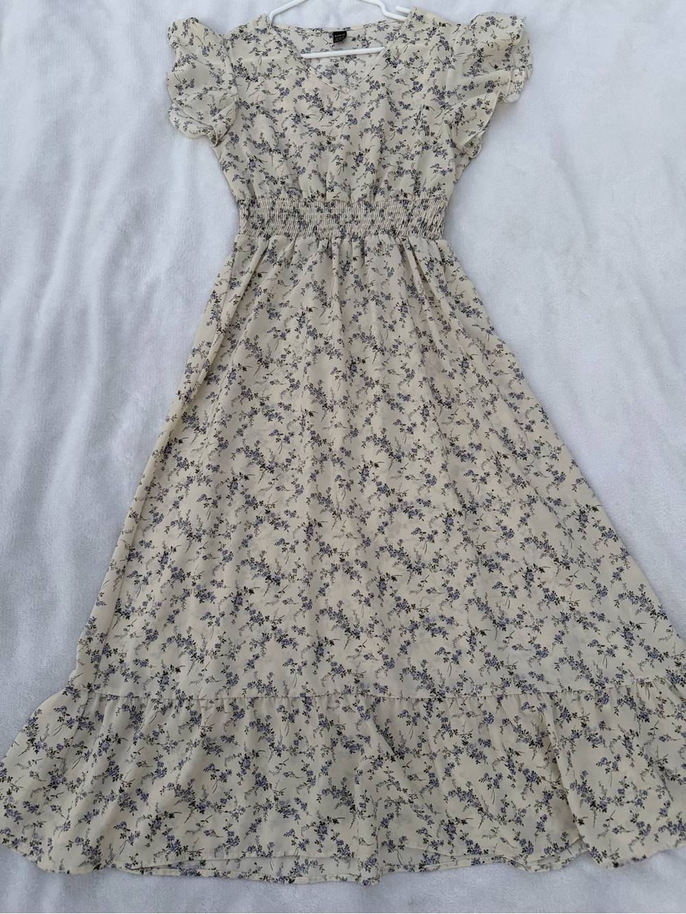 SHEIN Cream Maxi Dress with Blue Floral Print Size M - Picture 4 of 12